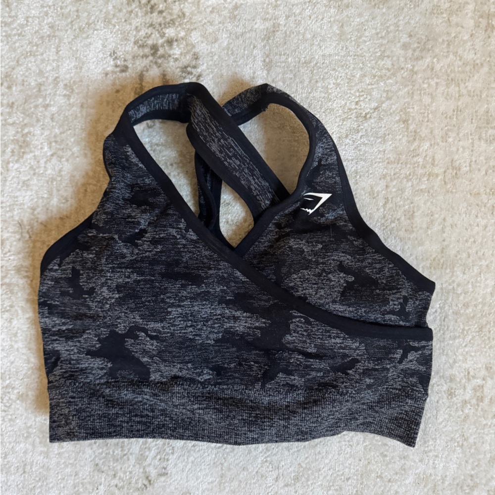 Gymshark Adapt Seamless Camo in Black - Size small